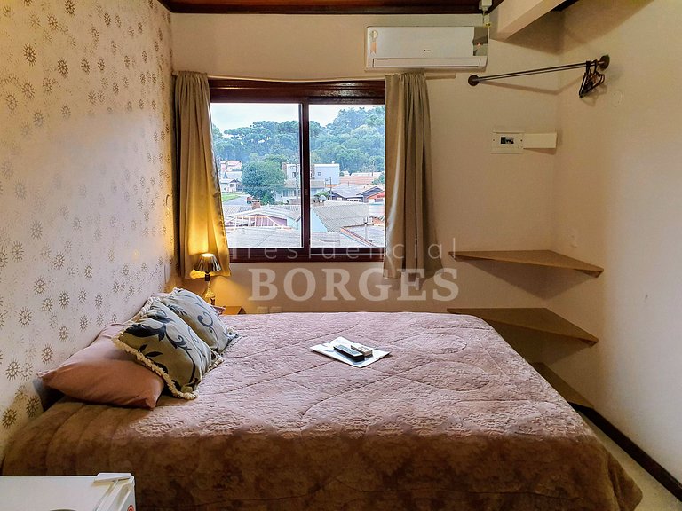 Apto com varanda no Residencial Borges de Canela