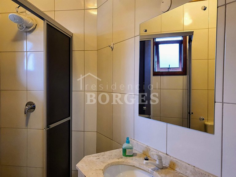 Apto com varanda no Residencial Borges de Canela