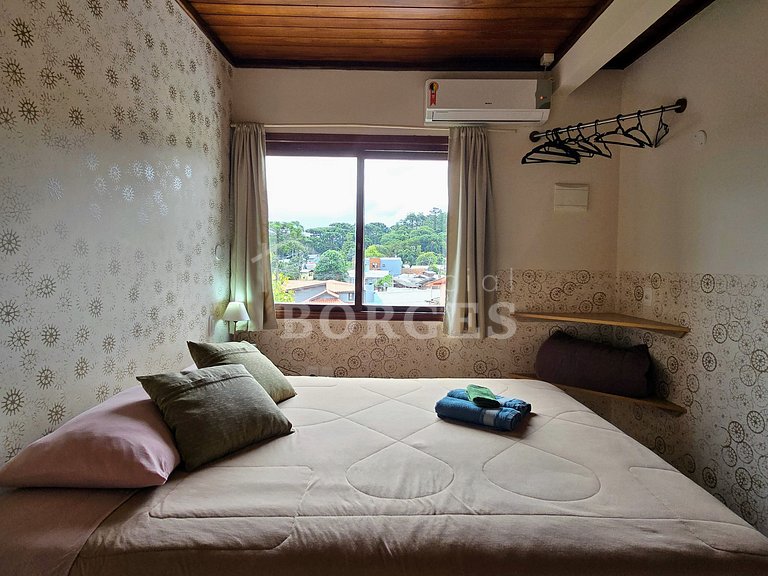 Apto com varanda no Residencial Borges de Canela