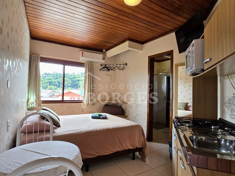 Apto com varanda no Residencial Borges de Canela