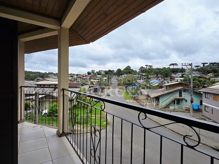 Apartamento com varanda e vista bairro e Catedral de Pedra