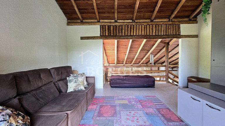 Villa Coelho: Estadia Rural com Piscina e Vista da Montanha