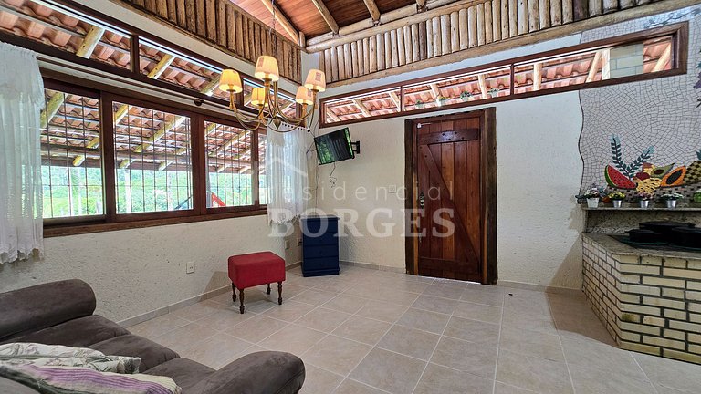 Villa Coelho: Estadia Rural com Piscina e Vista da Montanha