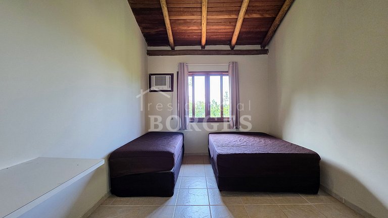 Villa Coelho: Estadia Rural com Piscina e Vista da Montanha