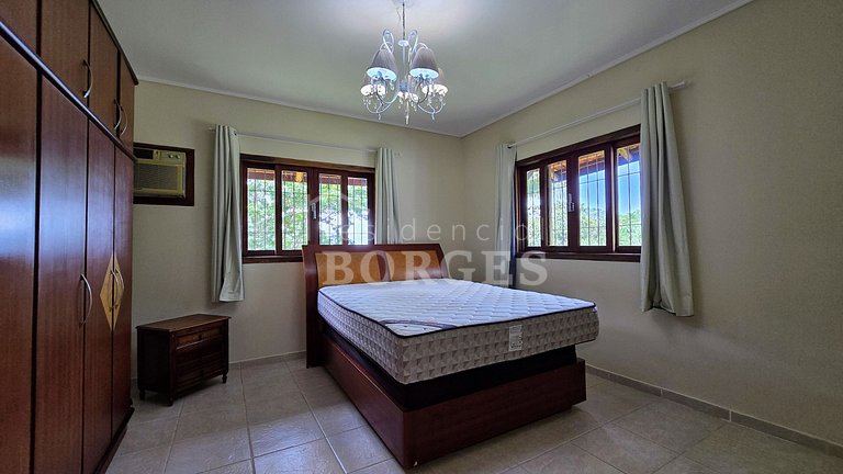 Villa Coelho: Estadia Rural com Piscina e Vista da Montanha