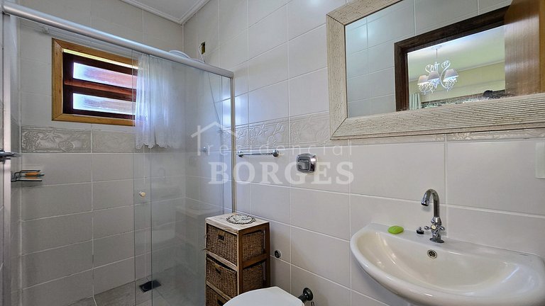 Villa Coelho: Estadia Rural com Piscina e Vista da Montanha