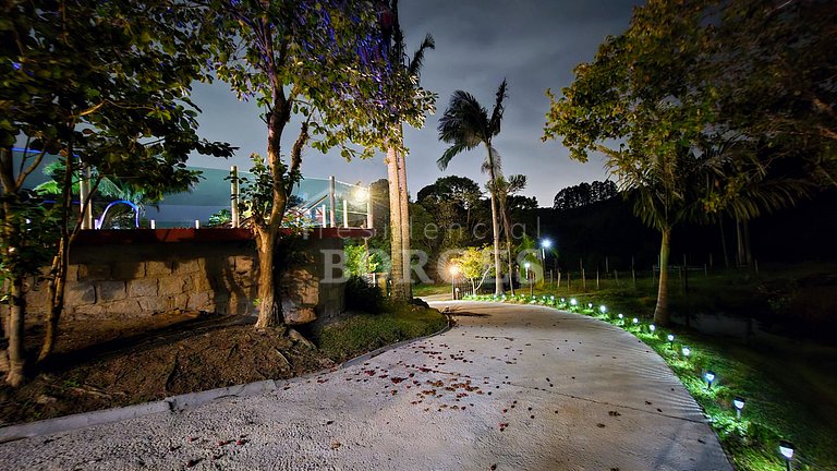 Villa Coelho: Estadia Rural com Piscina e Vista da Montanha