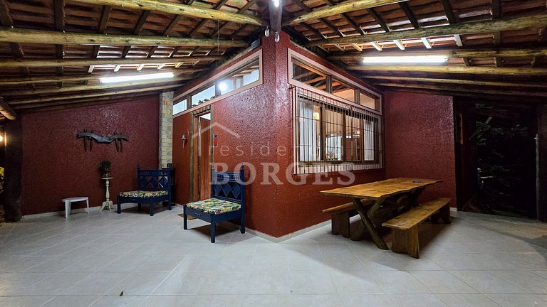 Villa Coelho: Estadia Rural com Piscina e Vista da Montanha