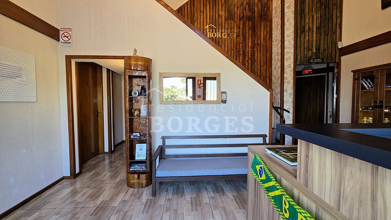 Apartamento com varanda e vista bairro e Catedral de Pedra