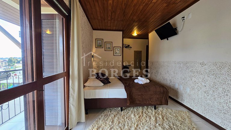 Apartamento com varanda e vista bairro e Catedral de Pedra